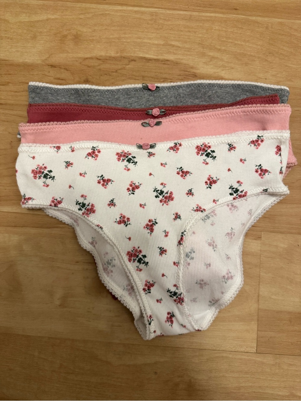 NWOT 4-Pack Floral & Solid Cotton Bikini Briefs with Rosettes Size Large